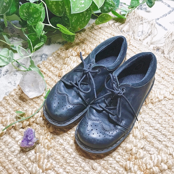 dr martens orthopedic shoes